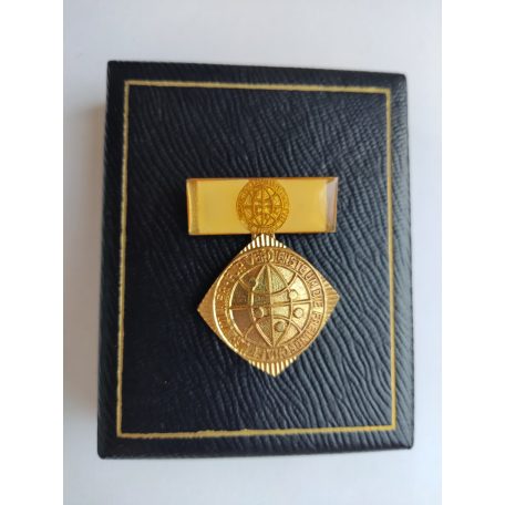 East German Medal for Services to Friendship between Peoples Badge