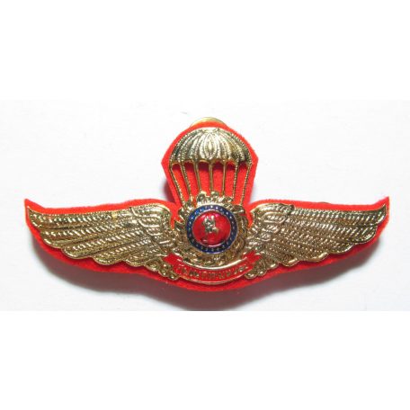 Thai Army 14th Parachute Metal Wings Badge Gear Disc and The King Chulalongkorn