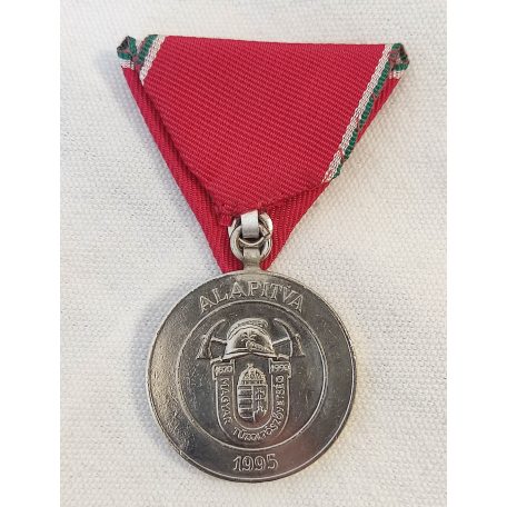 Hungarian Volunteer Firefighter Service Medal XXV Years