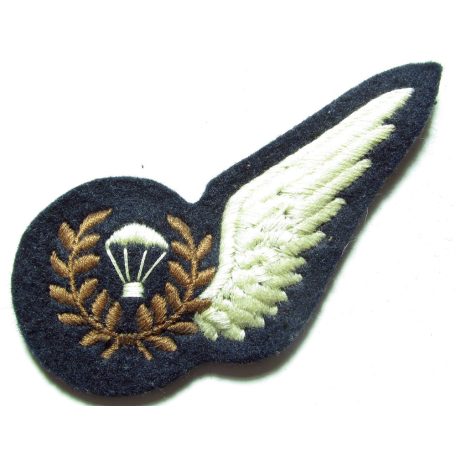 British Royal Air Force RAF Parachute Instructor Half Wing Brevet Badge padded