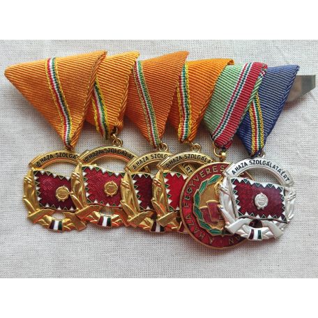 Tunic of a Hungarian People's Army Signals Colonel with his higher Military Academy Badge