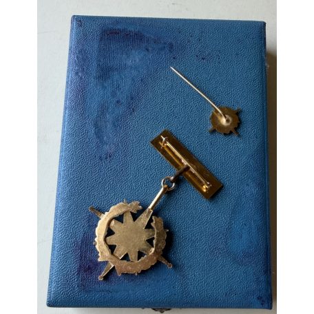 Hungarian “For the Peace” Merit badge, cased with miniature