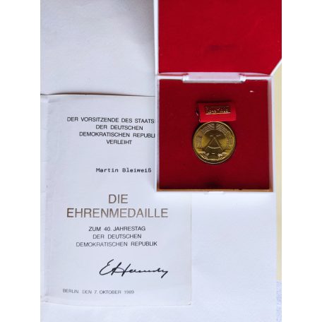 East Germany DDR 1949-1989 Medal of Honor for the 40th Anniversary with award certificate and case
