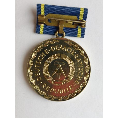 East German DDR Pestalozzi Medals "For Faithful Service" Gold