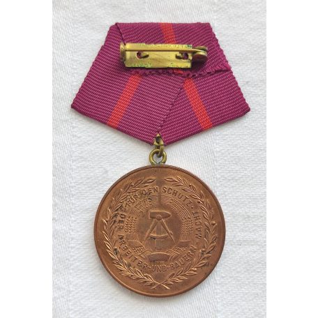 German Civil Defence  Zivilverteidigung der DDR Medal