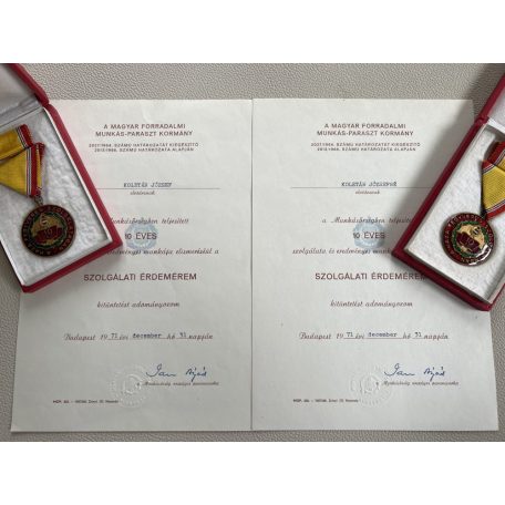 Hungarian 10 Years Service Medal pair awarded to Man and Wife