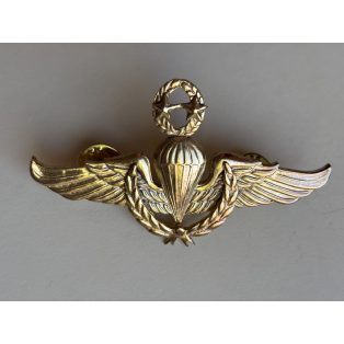   Indonesia: Indonesian Army Parachute Airborne Jump Master (Utama) Wings Badge