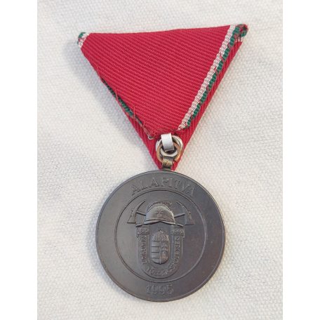 Hungarian Volunteer Firefighter Service Medal XX Years