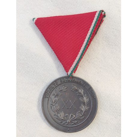 Hungarian Volunteer Firefighter Service Medal XX Years