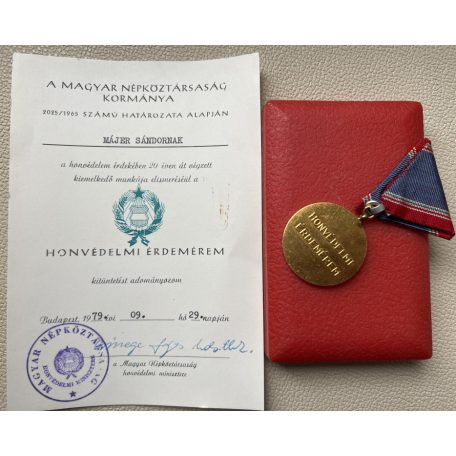 Hungarian cased 20 Years Defence Service Medal with matching award certificate