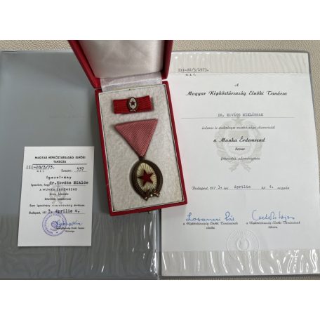 Hungarian Order of Labour, Bronze Grade set with award documents