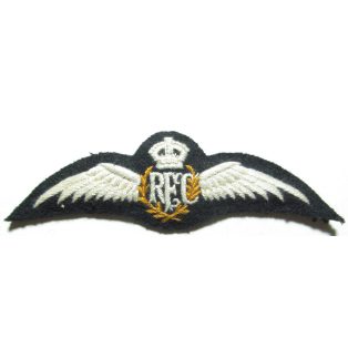   British WW1 Royal Flying Corps (RFC) Pilot Wings Badge padded mod 4.